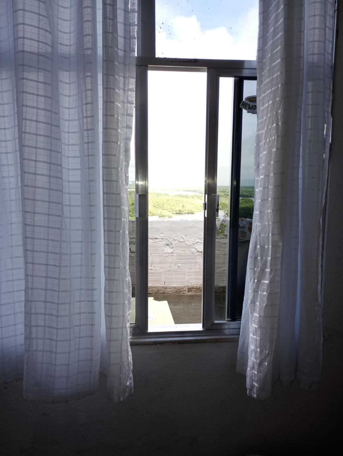 Apartemen Surf Cafe
